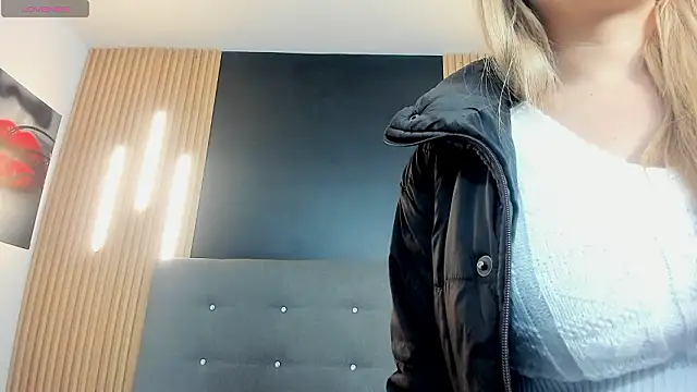 EvaaLovia1 online show from 03-05-26, 01:08