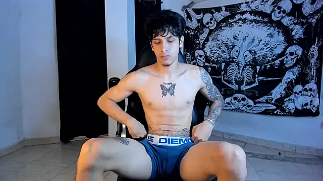 Snakebutterfly online show from 02-23-26, 07:09