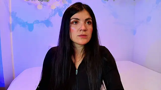 Amara vega online show from 12-20-25, 08:17