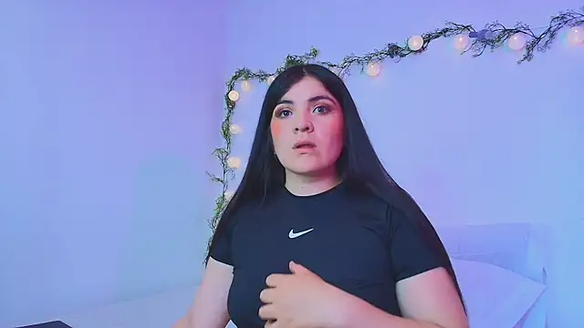 Amara vega online show from 04-17-26, 02:09