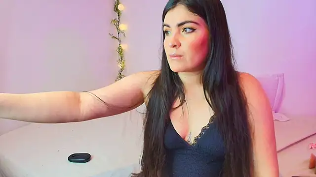 Amara vega online show from 04-21-26, 12:01