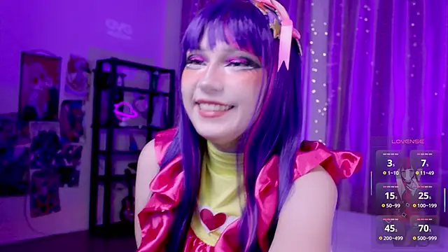 Snapshot of Carolina_Leep chatting on 10-07-25, 02:07 Carolina Leep online show from 10-07-25, 02:07