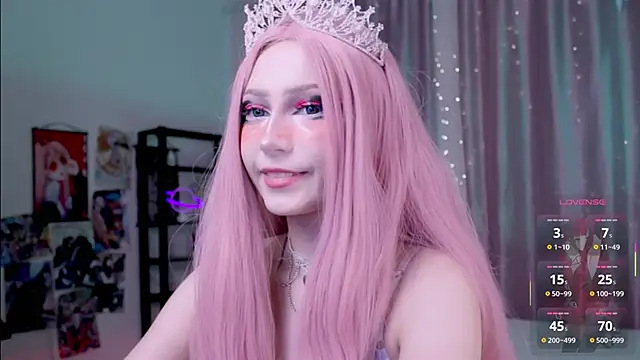 Snapshot of Carolina_Leep chatting on 10-10-25, 02:40 Carolina Leep online show from 10-10-25, 02:40