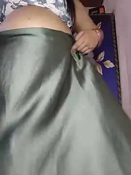Snapshot of sneha_rose chatting on 06-03-26, 06:14 sneha rose online show from 06-03-26, 06:14