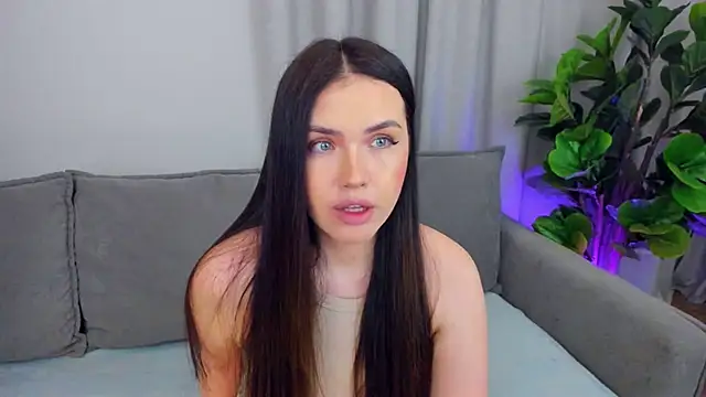 Snapshot of sexyangeloux chatting on 04-18-26, 10:32 sexyangeloux online show from 04-18-26, 10:32