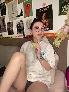 MoonAgnes online show from 07-07-26, 06:47