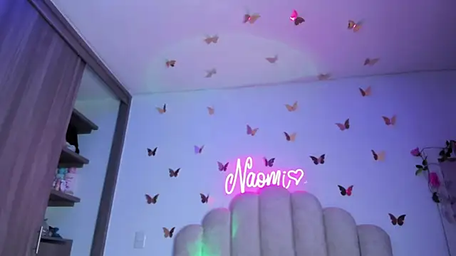 Snapshot of NaomiAsha chatting on 11-04-25, 12:47 NaomiAsha online show from 11-04-25, 12:47