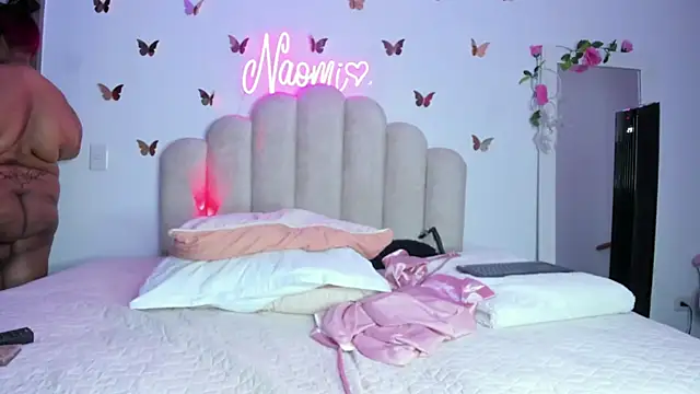 Snapshot of NaomiAsha chatting on 11-10-25, 11:32 NaomiAsha online show from 11-10-25, 11:32