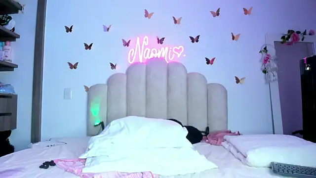 Snapshot of NaomiAsha chatting on 10-27-25, 11:38 NaomiAsha online show from 10-27-25, 11:38