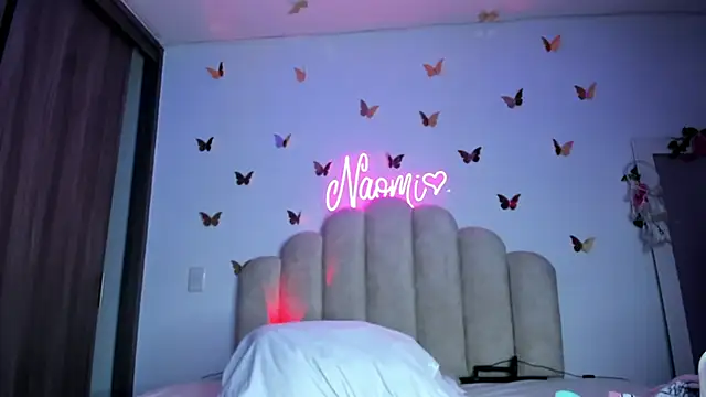 Snapshot of NaomiAsha chatting on 10-25-25, 11:38 NaomiAsha online show from 10-25-25, 11:38