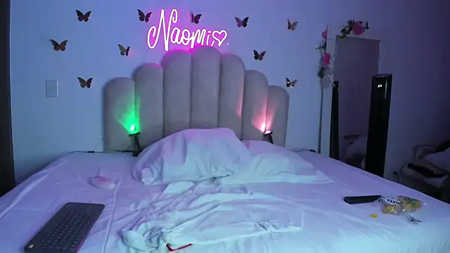 Snapshot of NaomiAsha chatting on 11-18-25, 11:15 NaomiAsha online show from 11-18-25, 11:15