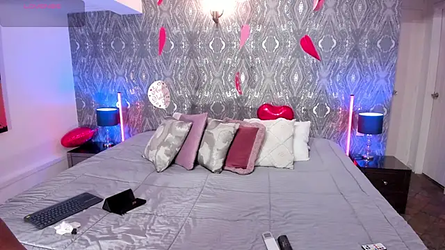 Snapshot of NaomiAsha chatting on 02-17-26, 03:37 NaomiAsha online show from 02-17-26, 03:37