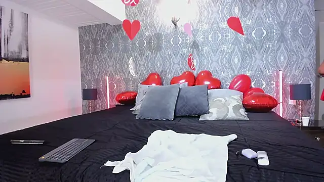 Snapshot of NaomiAsha chatting on 02-13-26, 04:01 NaomiAsha online show from 02-13-26, 04:01