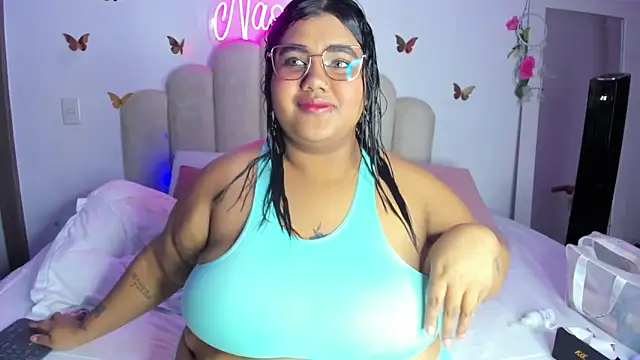 Snapshot of NaomiAsha chatting on 12-16-25, 11:31 NaomiAsha online show from 12-16-25, 11:31