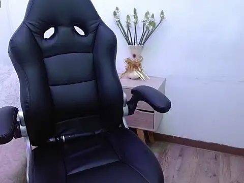 AlexandraJones  online show from 11-14-25, 05:11