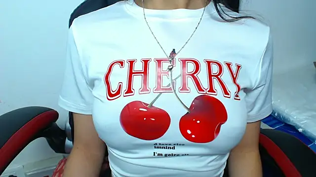 Snapshot of Stefanygp chatting on 03-05-25, 12:00 Stefanygp online show from 03-05-25, 12:00