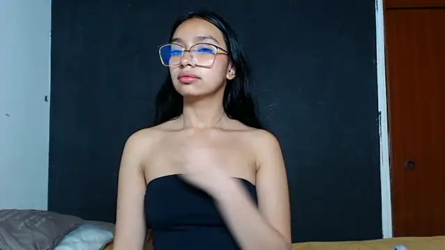 Snapshot of Stefanygp chatting on 02-28-25, 03:15 Stefanygp online show from 02-28-25, 03:15