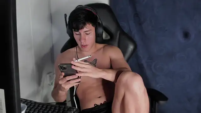 Snapshot of krizia7 chatting on 03-21-25, 05:00 krizia7 online show from 03-21-25, 05:00