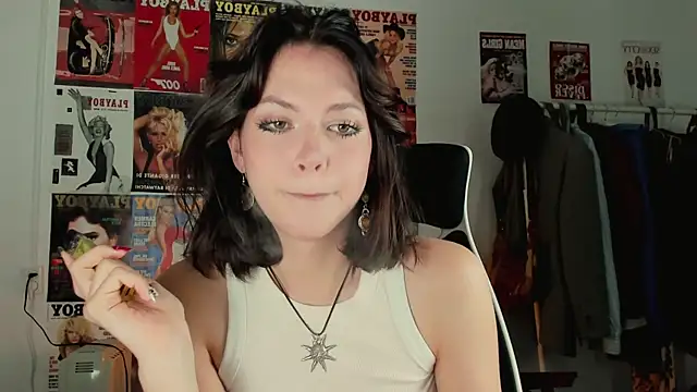 Niky  Jess online show from 10-23-25, 06:23