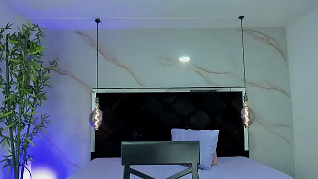 AngelaaCute  online show from 09-18-25, 12:19