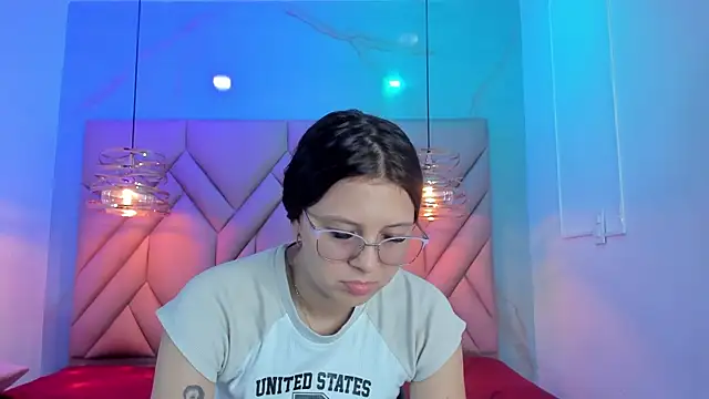 Snapshot of AngelaaCute_ chatting on 07-08-26, 12:06 AngelaaCute online show from 07-08-26, 12:06