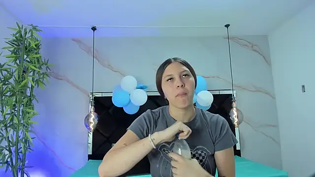 AngelaaCute  online show from 09-29-25, 12:11