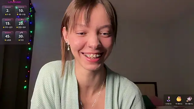 Snapshot of londare chatting on 12-15-24, 03:53 londare online show from 12-15-24, 03:53