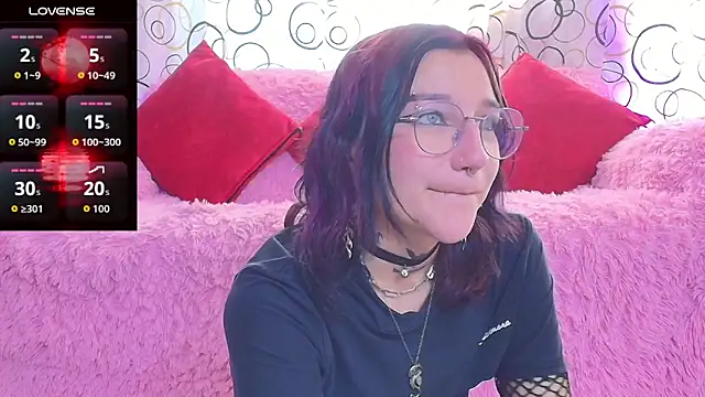 SukiFuyu  online show from 12-19-25, 09:06