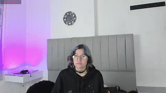 SukiFuyu  online show from 02-24-25, 12:59