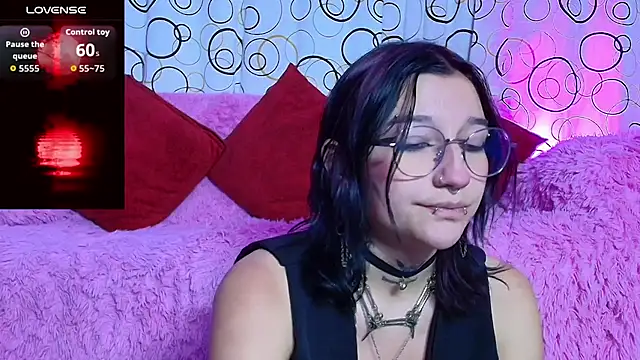 SukiFuyu  online show from 12-14-25, 10:48