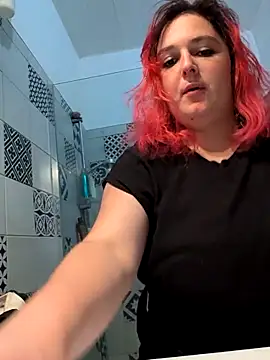 Snapshot of LadyRochester chatting on 10-11-25, 01:12 LadyRochester online show from 10-11-25, 01:12