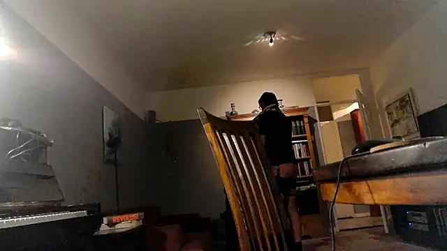 Snapshot of RolfS chatting on 11-28-25, 02:45 RolfS online show from 11-28-25, 02:45