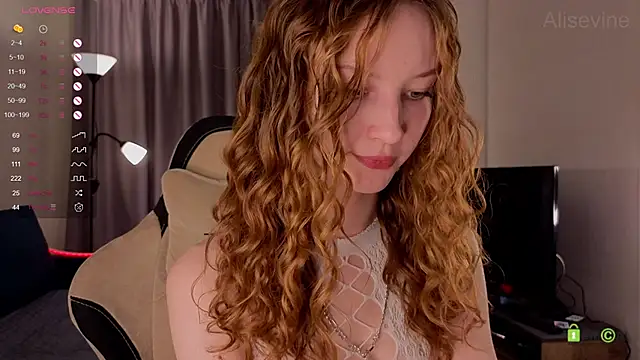 Snapshot of AliseVine chatting on 09-20-25, 06:35 AliseVine online show from 09-20-25, 06:35