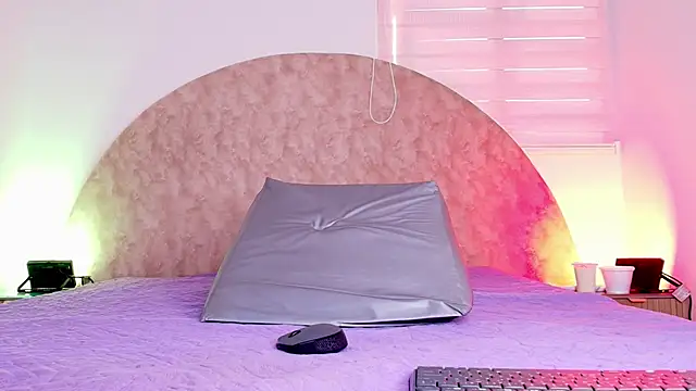 anisha x online show from 02-12-26, 07:24