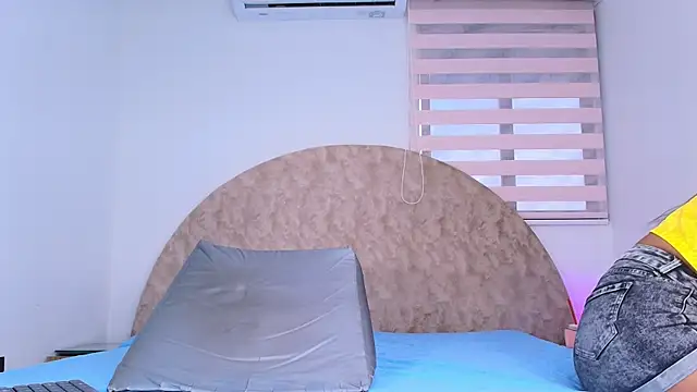Snapshot of anisha_x chatting on 07-03-26, 07:20 anisha x online show from 07-03-26, 07:20