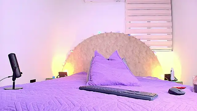 anisha x online show from 12-05-25, 07:45