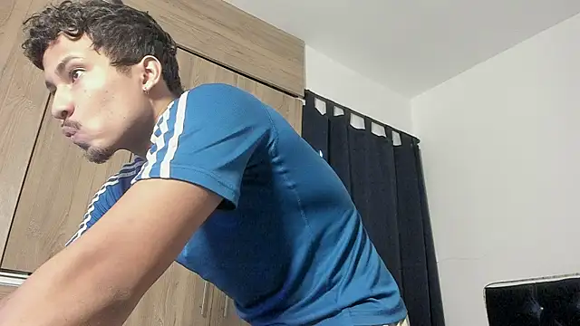 Snapshot of _diegsz_ chatting on 07-03-26, 10:16 diegsz online show from 07-03-26, 10:16
