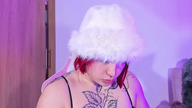 Snapshot of annika_taylor chatting on 03-04-25, 04:06 annika taylor online show from 03-04-25, 04:06