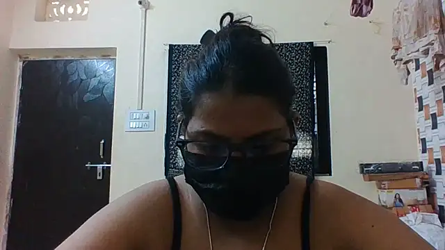 Hotmilfxox online show from 05-31-26, 08:09