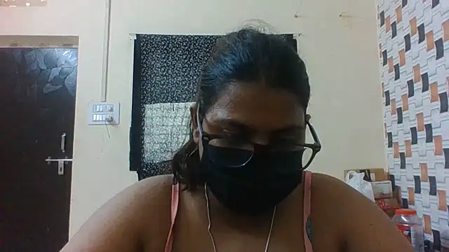 Hotmilfxox online show from 06-10-26, 08:26
