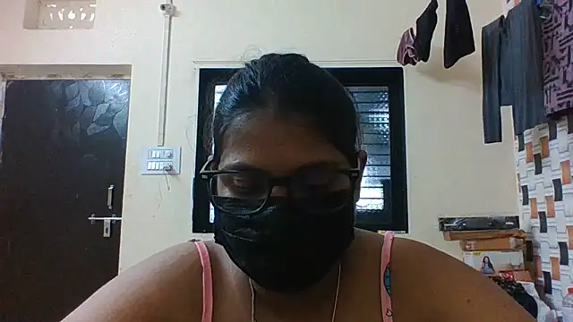 Hotmilfxox online show from 06-02-26, 08:36