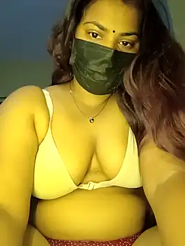 Hotmilfxox online show from 03-06-25, 06:08