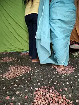 Snapshot of Desi_Best_Anal chatting on 09-30-25, 04:13 Desi Best Anal online show from 09-30-25, 04:13