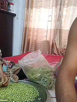 Snapshot of Desi_Best_Anal chatting on 02-19-25, 08:33 Desi Best Anal online show from 02-19-25, 08:33