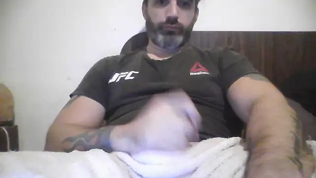 Snapshot of ozzypsico13 chatting on 06-05-26, 01:54 ozzypsico13 online show from 06-05-26, 01:54