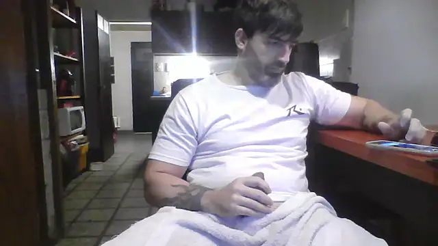 Snapshot of ozzypsico13 chatting on 06-02-26, 11:38 ozzypsico13 online show from 06-02-26, 11:38
