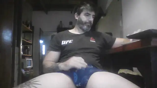 Snapshot of ozzypsico13 chatting on 06-06-26, 01:49 ozzypsico13 online show from 06-06-26, 01:49