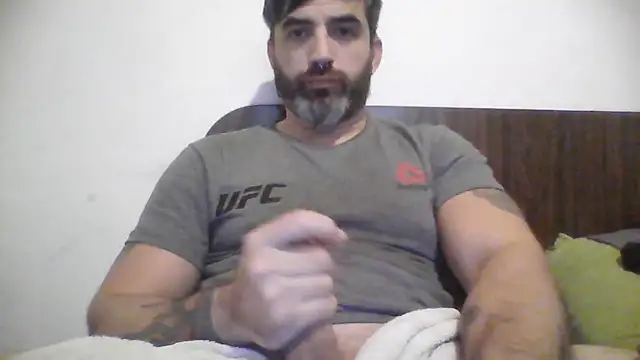 Snapshot of ozzypsico13 chatting on 05-27-26, 02:30 ozzypsico13 online show from 05-27-26, 02:30