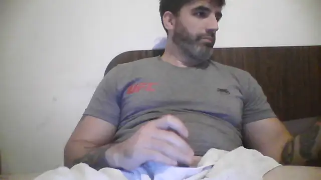 Snapshot of ozzypsico13 chatting on 05-20-26, 03:03 ozzypsico13 online show from 05-20-26, 03:03