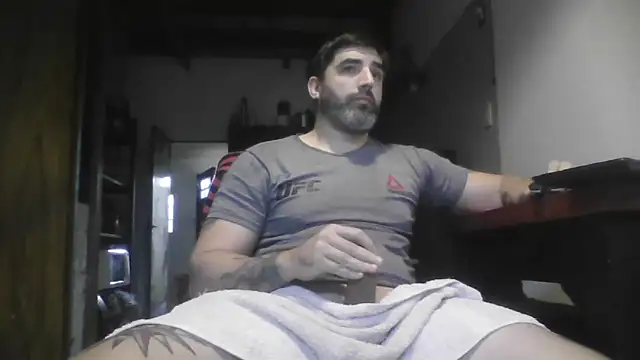 Snapshot of ozzypsico13 chatting on 05-23-26, 03:22 ozzypsico13 online show from 05-23-26, 03:22